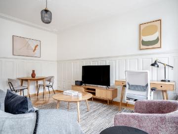 Charming 1 Bedroom Furnished Apartment in Unterstrass, Zurich Amsterdam Apartments for Rent