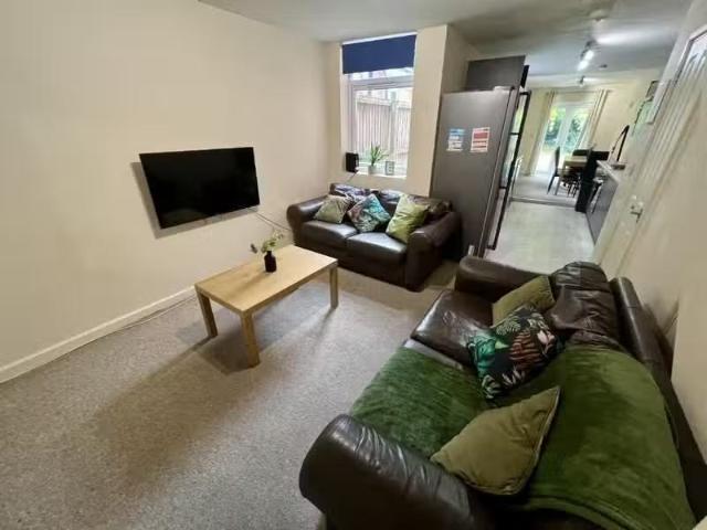 Just in! 1 bedroom house for rent in Heeley Road E, Selly Oa.