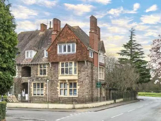Just in! 1 bedroom house for rent in Henleaze Road, 2 Henleaze.