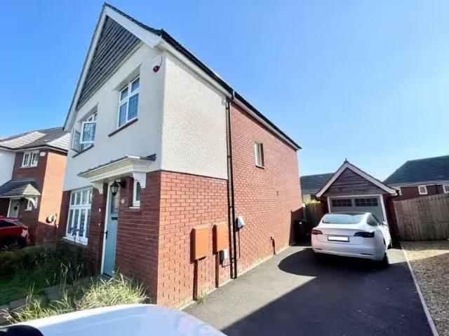 Cozy 1 bedroom house share for rent in Pentrebane Drive,, St.