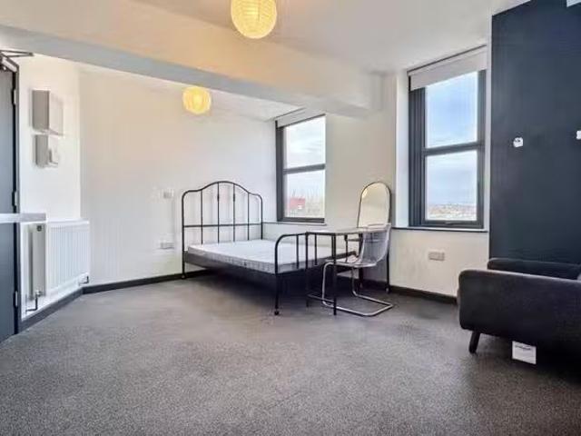 Cheap 1 bedroom house share for rent in Room 3, Flat 3, Landro.