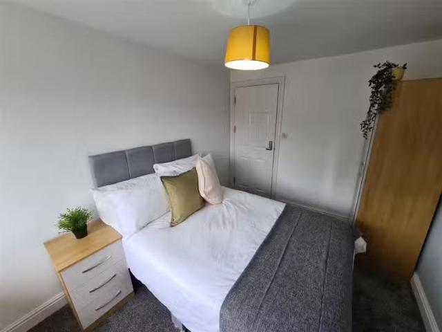 Just in! 1 bedroom house share for rent in West Boulevard, Qui.