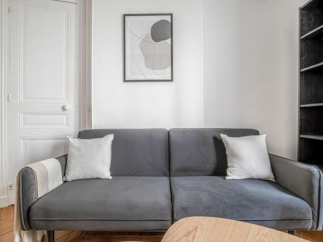 Charming 1 Bedroom Oasis in Heart of Paris, Paris Amsterdam Apartments for Rent