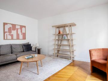 Charming 1 Bedroom Paris Apartment Awaits You!, Paris Amsterdam Apartments for Rent