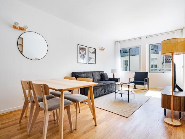 Charming 1 Bedroom Parisian Retreat