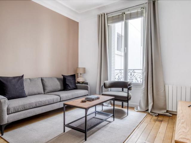 Charming 1 Bedroom Retreat in Paris Batignolles