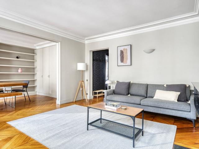 Charming 1 Bedroom Retreat in Paris, Paris Amsterdam Apartments for Rent