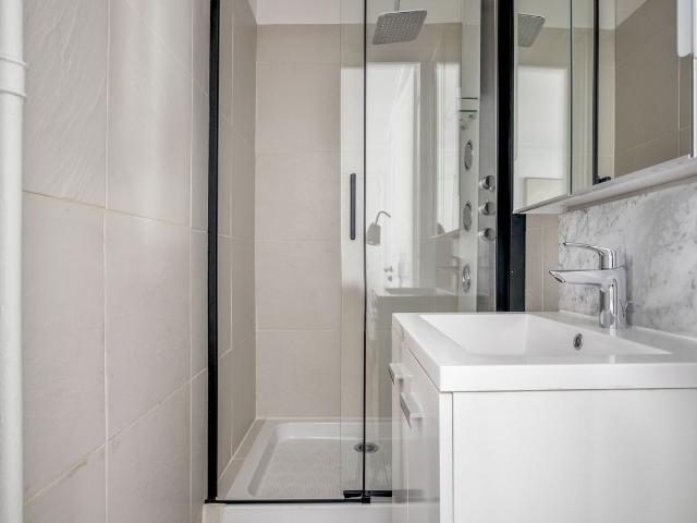Charming 1 Bedroom Retreat in Paris, Paris Amsterdam Apartments for Rent