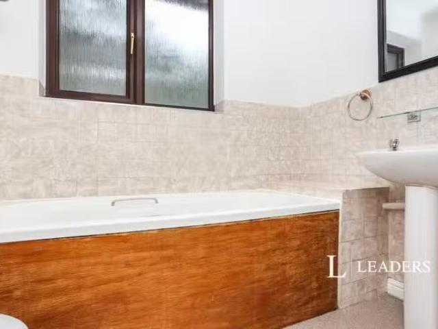 Charming 1 bedroom terraced house for rent in Banavie Gardens.