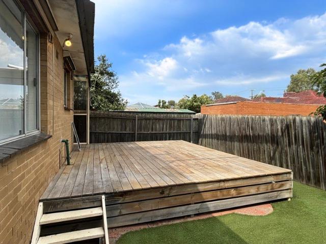 Charming 1 Bedroom Unit
