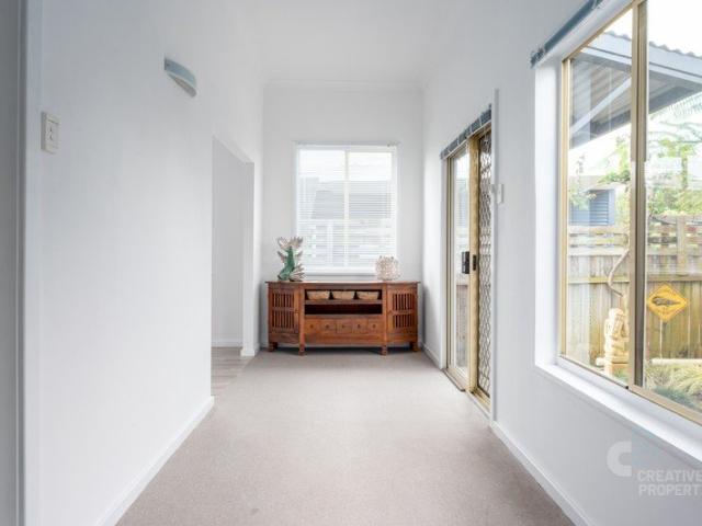 Charming 1 Bedroom Unit in Prime Location!