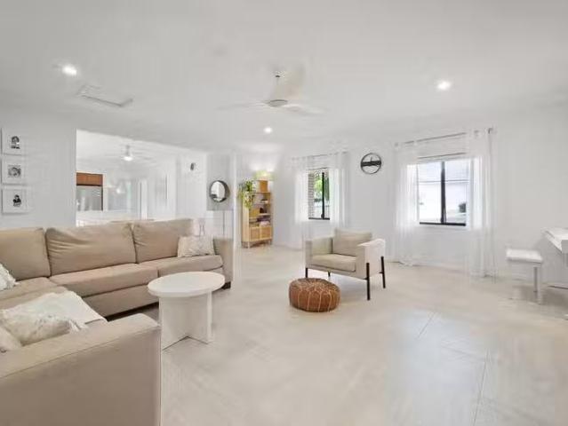 Cheap 1 Bindra Street, Holmview, QLD 4207