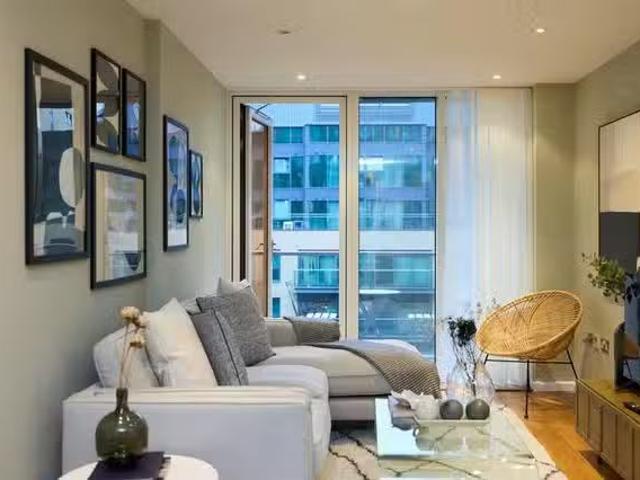Unique 1 BR Millharbour