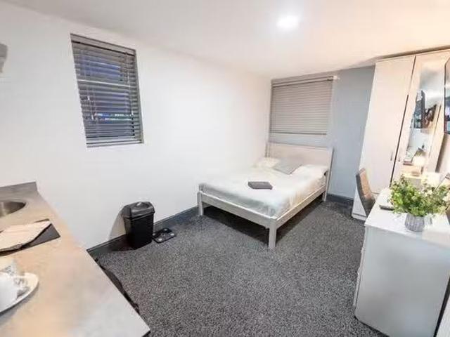 Cheap 1 BR Alton Road