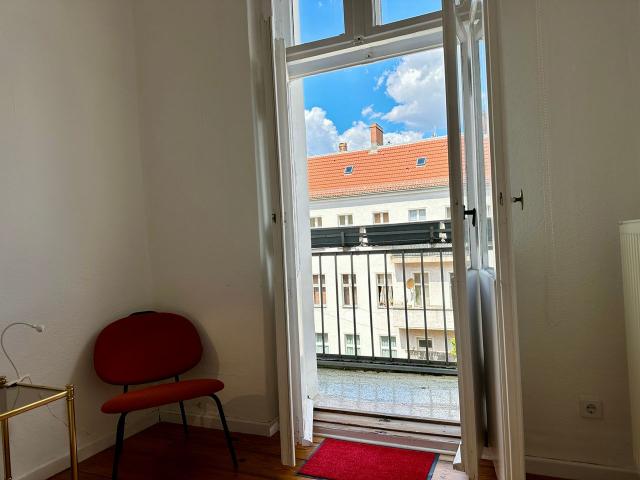 Charming 1 BR Altbau for 1 in Friedrichshain – 2 Balconies & Great Views, Berlin Amsterdam Apartments for Rent