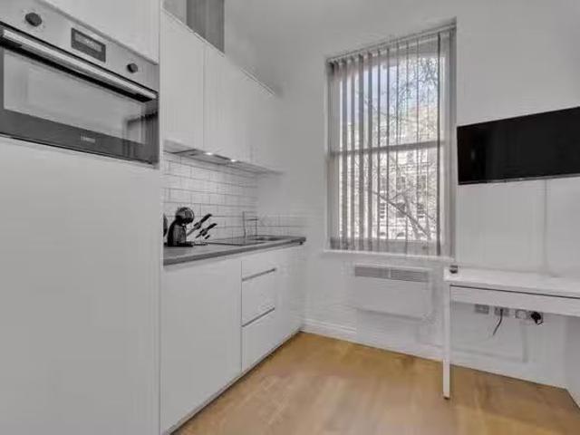 Rental! 1 BR Beaufort Gardens