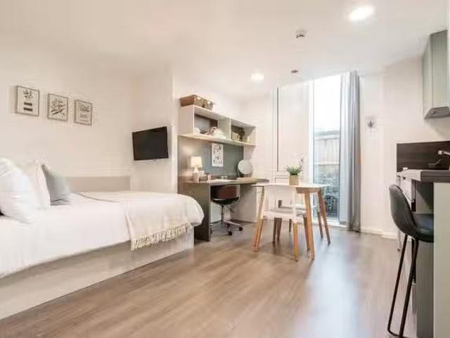 For Rent! 1 BR Between Towns Court Classic Studio
