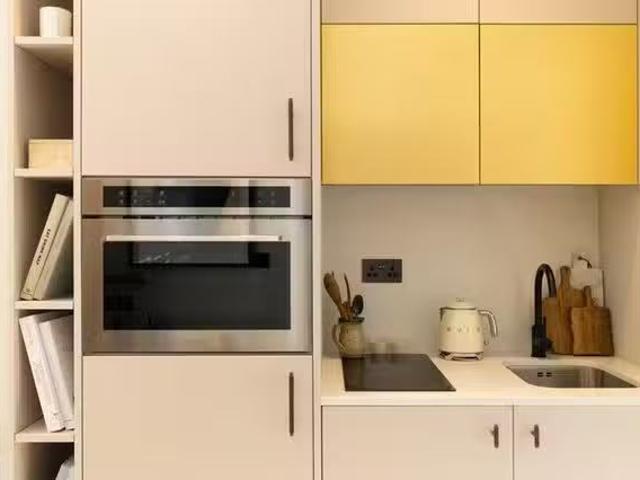 Cheap 1 BR Cadogan Street