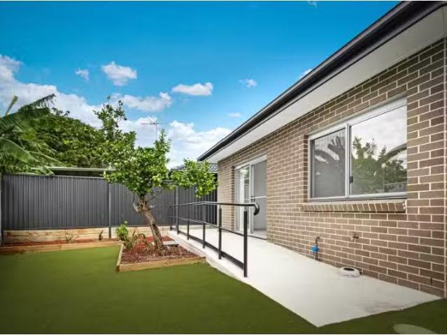 Rental! 1 BR GF/9A Lawrence Street, Fairfield House for rent.