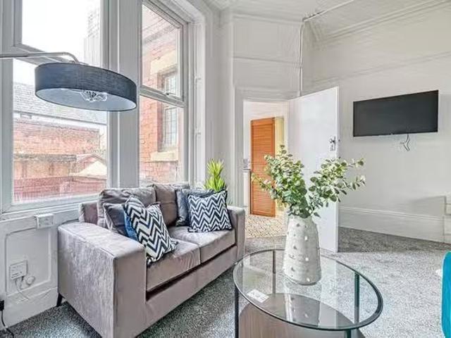 Unique 1 BR Glen Eldon Road