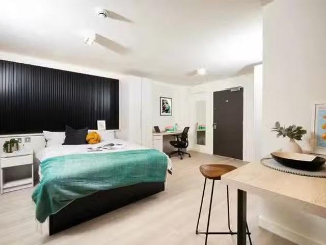 For Rent! 1 BR Iona Street Classic