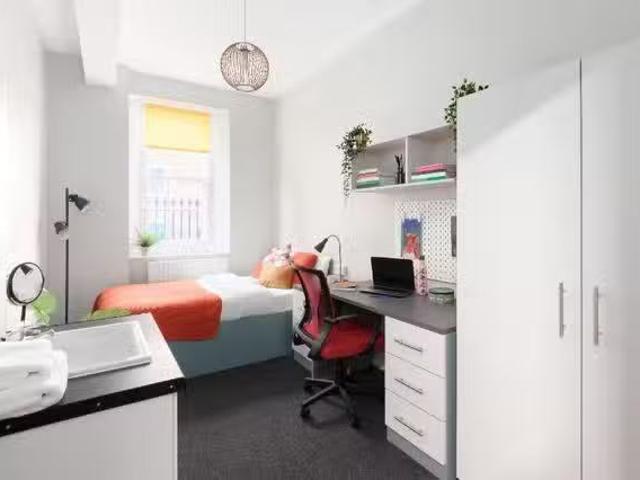 Cozy 1 BR Louise House Standard Plus Room