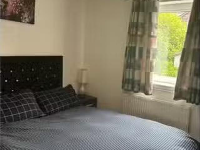 Unique 1 BR Room for rent in 3 bedroom house in Cambuslang, Gl.