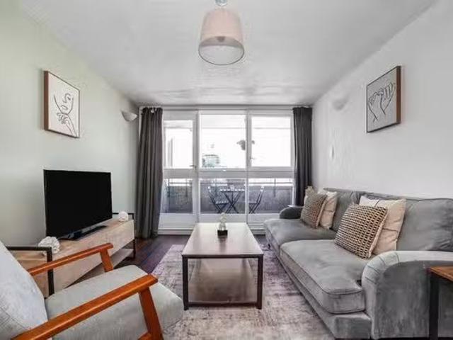 Just in! 1 BR Thomas More Street