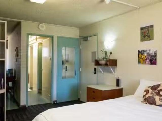 Rental! 1 BR Uni Lodge Kurrajong Village George James House