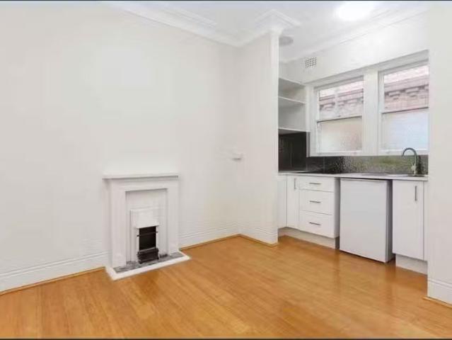 Deal! 1 BR 14/109 New South Head Road, Edgecliff Apartment for.