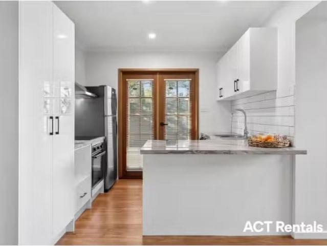 Charming 1 BR 14A Mc Leod Place, Kambah Apartment for rent Li.