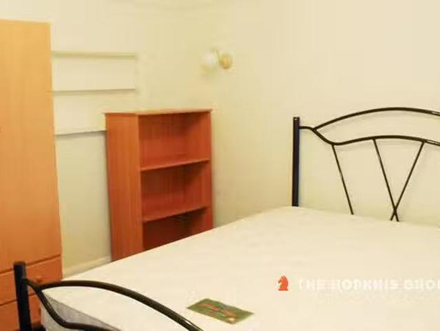 Just in! 1 BR 16 Barcelona Street, Box Hill, VIC 3128