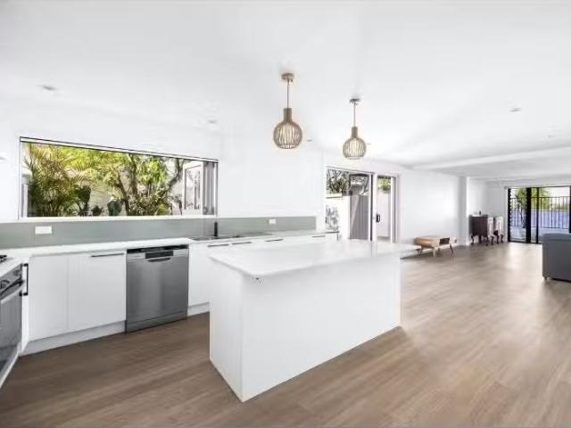 Rental! 1 BR 19 Lisle Street, Narrabeen Apartment for rent Li.