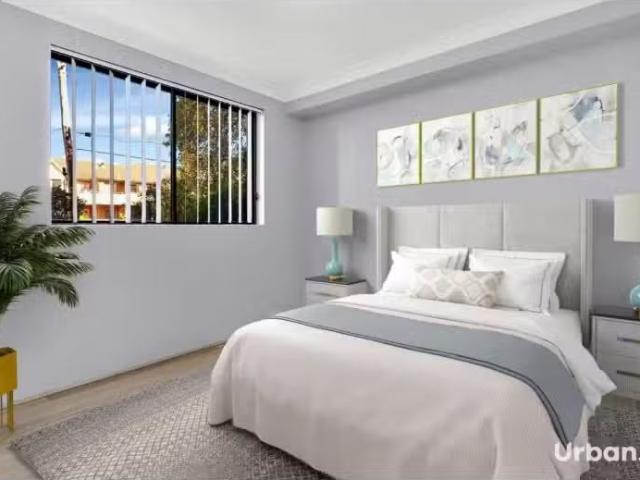Cheap 1 BR 1/17 21 Bruce Street, Blacktown Apartment for rent.