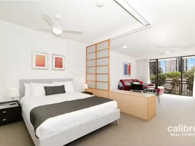 Nice 1 BR 119/15 Goodwin Street, Kangaroo Point Apartment for.