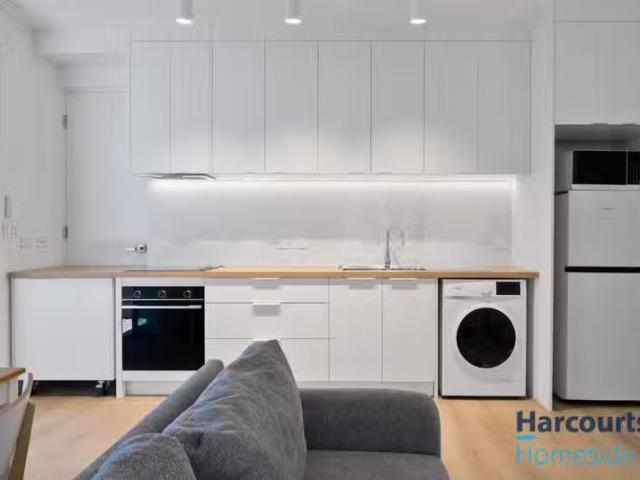 Unique 1 BR 1/20 Leonard Street, WOOLLOONGABBA, QLD 4102 Uni.