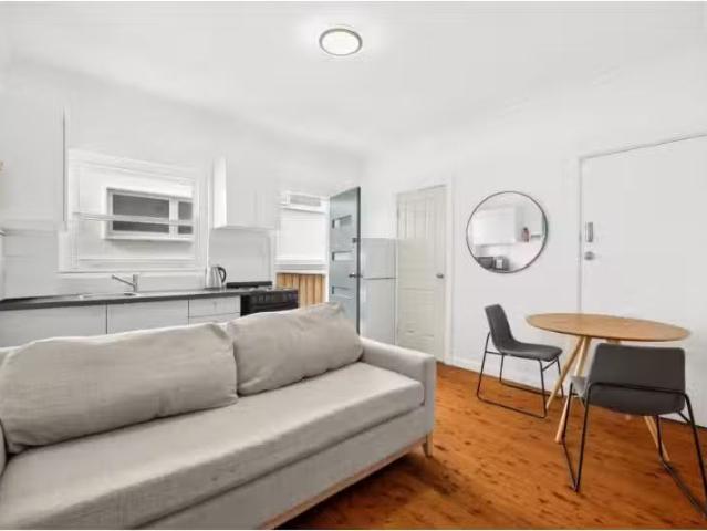 New 1 BR 12A Evans Street, Freshwater Apartment for rent List.