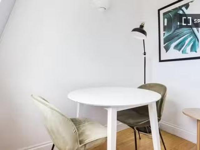 Just in! 1 BR 1 bedroom apartment for rent in Clerkenwell, Lon.