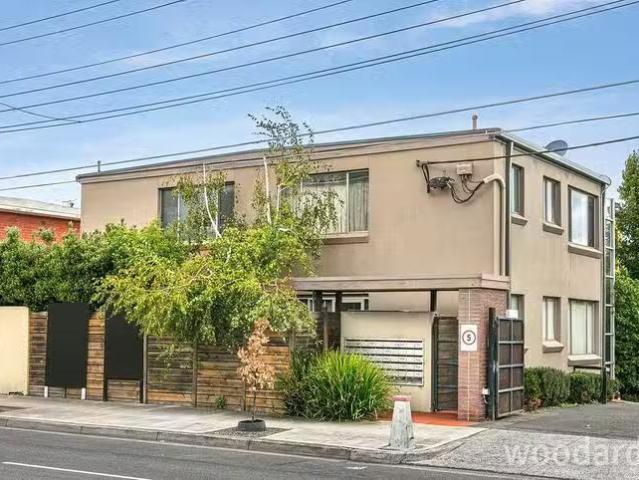 Just in! 1 BR 24/556 Moreland Road, Brunswick West, VIC 3055