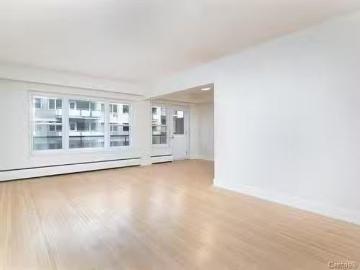 Rental! 1 BR 26 3510 Rue De La Montagne, Montréal Ville Marie.