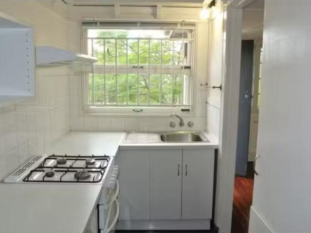 New 1 BR 2/143 Gladstone Road, HIGHGATE HILL Apartment for ren.