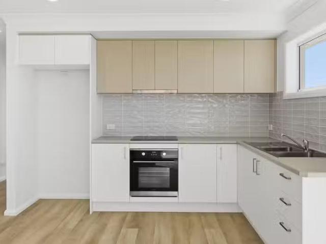 Cheap 1 BR 2A Mellong Way, NIKENBAH, QLD 4655 Duplex for Rent