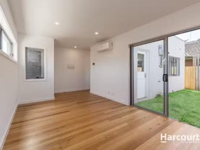 Nice 1 BR 3/4 Mclean Street, BRUNSWICK WEST, VIC 3055 Townho.