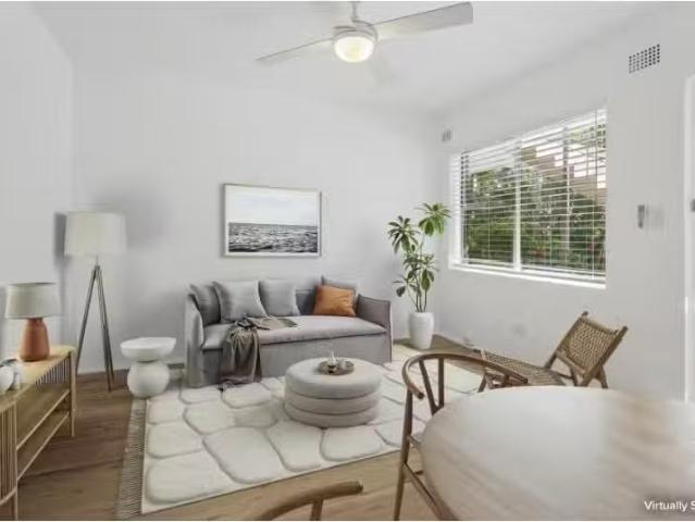 For Rent! 1 BR 3/700 Barrenjoey Road, Avalon Beach Apartment f.