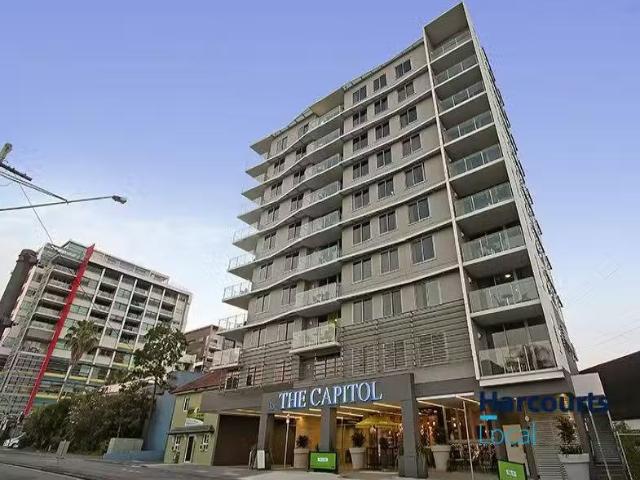 Nice 1 BR 305/35 Peel Street, SOUTH BRISBANE, QLD 4101 Unit.