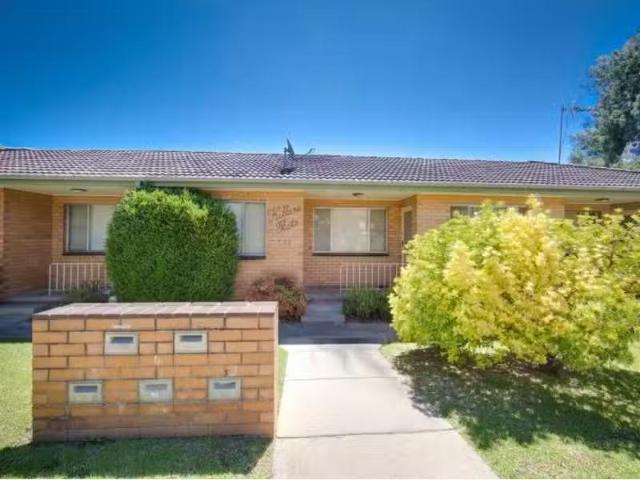 Nice 1 BR 5/565 Schubach Street, EAST ALBURY Apartment for ren.