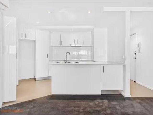 Charming 1 BR 6/15 Strangways Street, Curtin Apartment for ren.