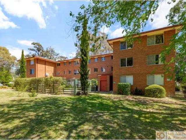 Unique 1 BR 71/27 Coxen Street, Hughes Apartment for rent Lis.