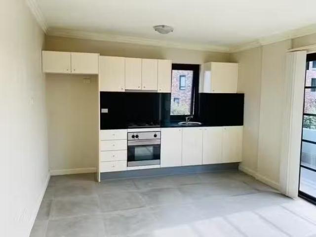 Charming 1 BR 8/125 Euston Lane, Alexandria, NSW 2015