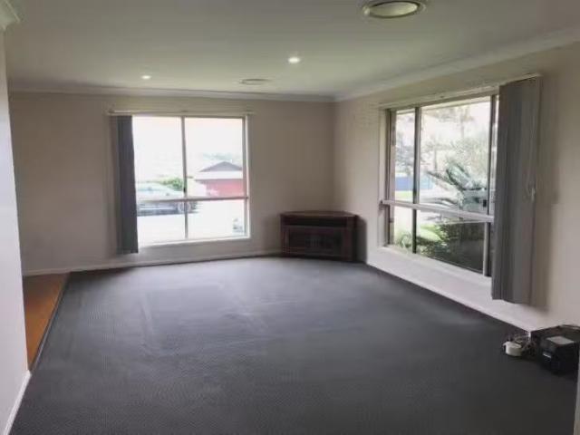 Rental! 1 Dandelion Drive, Middle Ridge, QLD 4350